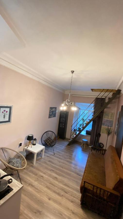 Art Apartment In Kala Tbilisi Historic District Eksteriør billede